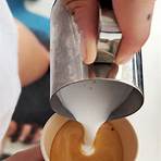 steaming milk with espresso machine2