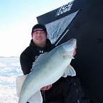 lake winnipeg ice fishing guides3