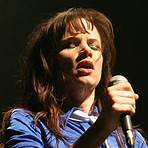 When did Juliette Lewis become famous?4