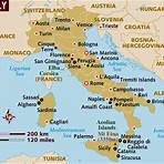 where is the northern part of italy located in the middle1