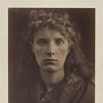 When did Julia Margaret Cameron start taking pictures?2