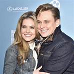 billy magnussen and meghann fahy1