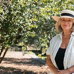 Who plays Helen in a year in Provence with Carol Drinkwater?2