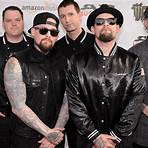 who are the members of good charlotte tv2