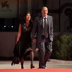 woody harrelson and laura louie1