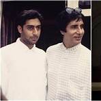 How many Amitabh Bachchan photos are there?2