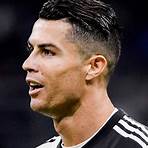 Does Ronaldo have a comb over his hair?2