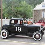 What is a 1932 Ford Deuce Coupe?4