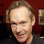 How old was Steven Mackintosh when he started acting?4