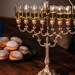 what are the most important hanukkah rituals in christianity and buddhism3