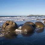 moeraki boulders beach4