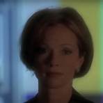 How old is Lauren Holly from 'Hill Street Blues'?4