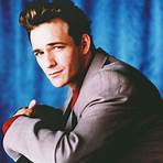 How did Luke Perry become famous?4
