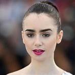 who is lily collins mother4