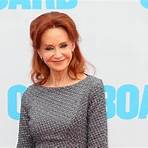 What do we know about Swoosie Kurtz's health issues?4