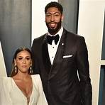 How much does Anthony Davis make a year?2