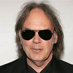 Is Neil Young dead or still alive?2