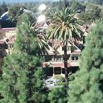 Why is the Winchester Mystery House Haunted?4