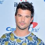 What happened to Taylor Lautner?3