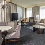 Does DoubleTree by Hilton Hotel Nashville Downtown have airport transfer services?4