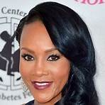 How old is Vivica Fox from Independence Day?4