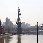What makes Peter the Great Monument in Moscow so special?4