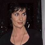 Why is Enya a famous singer?1