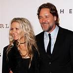 Does Danielle Spencer have a relationship with Russell Crowe?3