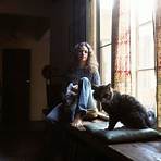 What does Carole King do?3