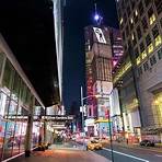 What amenities does Hilton Garden Inn New York/Times Square Central offer?4
