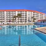 Does El Matador resort have a pool?2