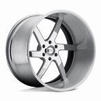 What type of wheels does American Racing offer?1