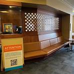 Does Amtrak have a lounge at Union Station?3