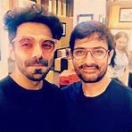 aparshakti khurana brother name1