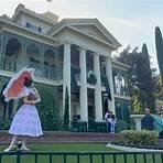 lakeith stanfield haunted mansion 2023 movie costuming1