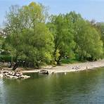 Can you swim in Lake Zürich?3
