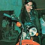 How many siblings does Reena Roy have?5