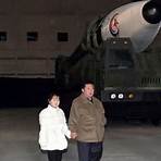 kim jong un picture with girls2