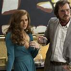 What is the plot of American Hustle?4