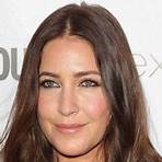 How old is Lisa Snowdon?1