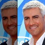 Who is Taylor Hicks?3
