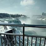 What can you see at Niagara Falls observation tower?3