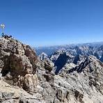 How long does it take to hike Garmisch-Partenkirchen?1