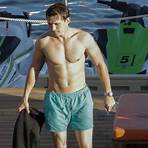 tom holland uncharted sin camisa2