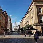 What is the best area to stay in Glasgow?2