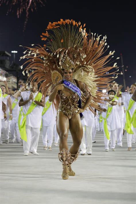 Rio Carnaval 2015: Desfile da Escola Samba Império Serrano