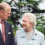 Queen Elizabeth%3A The British Monarchy at Work s%C3%A9rie de televis%C3%A3o2