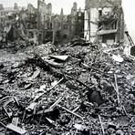 how did the bombing of london affect hackney england2