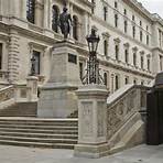 How much is admission to the Churchill War Rooms?1