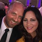 How old is Sara Evans and her husband?2